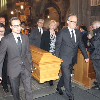 2019 Begräbnis Bischof Amedee Grab