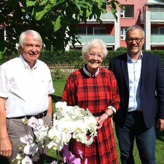 Erich Kohler überbringt Glückwünsche zum 100. Geburtstag